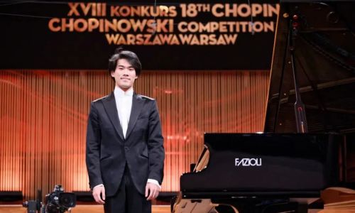 自李云迪后又一位华人！24岁加拿大华裔钢琴家获肖邦国际钢琴赛冠军！